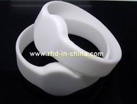 Latest RFID Wrsitbands for hospital application was released by DAILY RFID Latest RFID Wrsitbands for hospital application was released by DAILY RFID