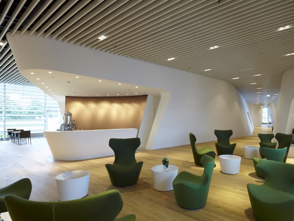 LMD-L 601 LAOLA: Wavelike ceiling designs