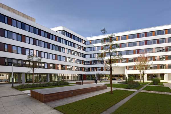 Deka Sunyard, Munich