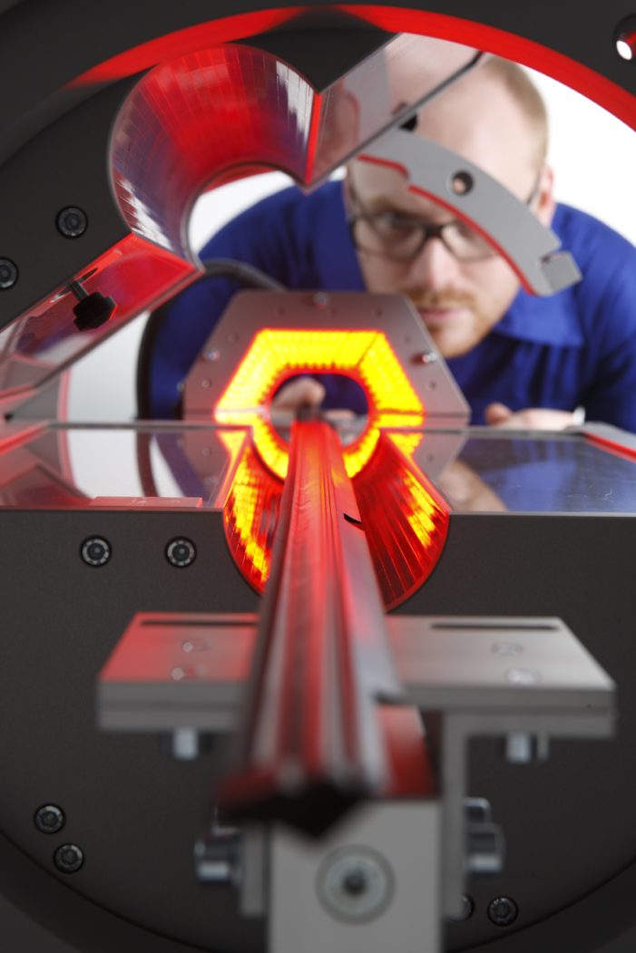 Pixargus: Drillhole Inspection makes automatic installation of door seals safe and reliable