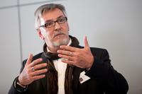 Examining Intercultural B2B Communication?An Expensive Luxury?